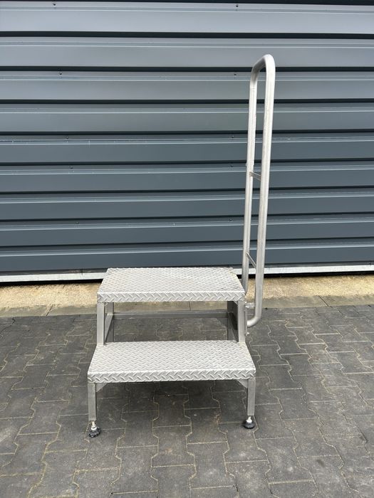 Podest ze stali kwasoodpornej / schody z barierka