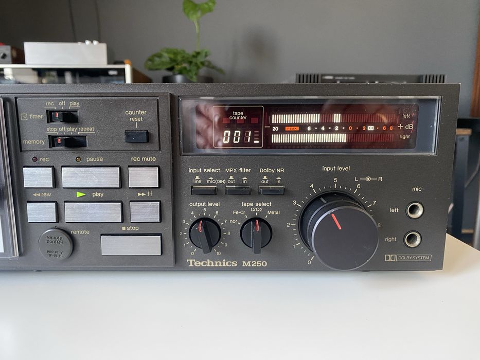 Magnetofon Technics RS-M250