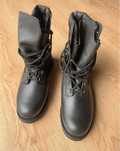 Botas modelo militar novas