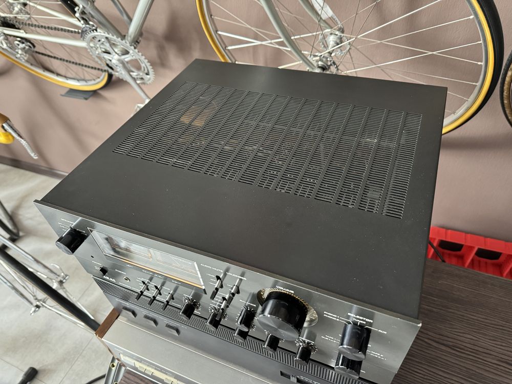 Топовий підсилювач Akai 2950