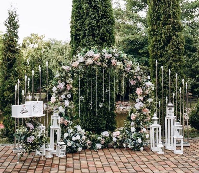 Весільний декор (виїздна церемонія, арка, стіл молодят, президія)