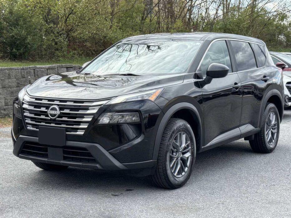 Nissan Rogue S      2024