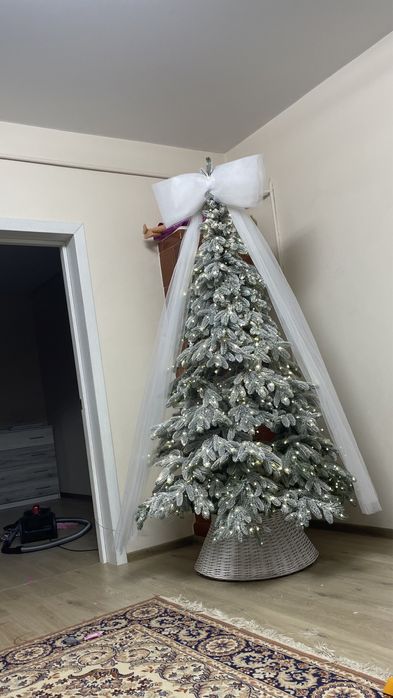 Бант на ялинку білий