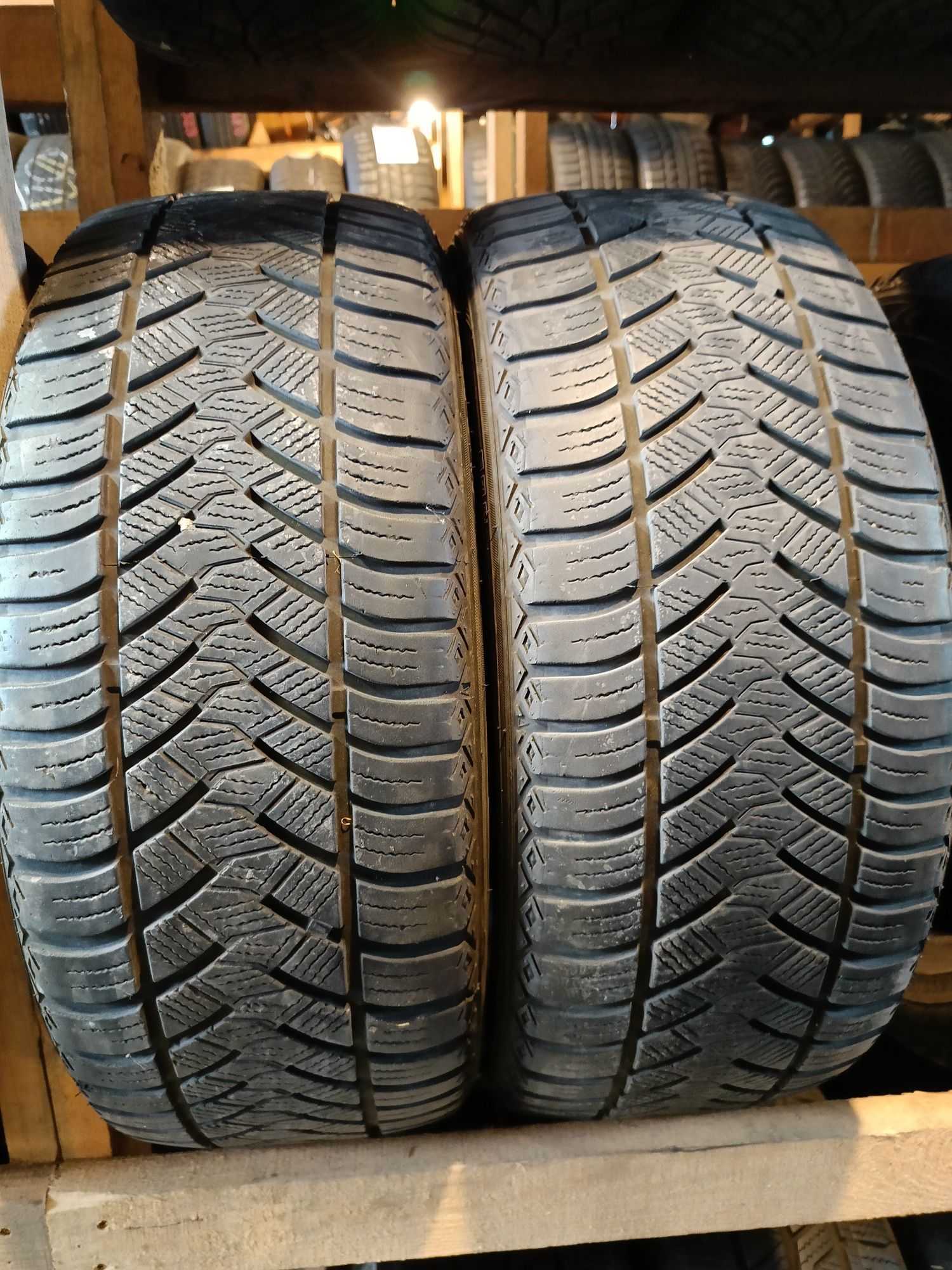 02 TSM Komplet opon zimowych 225/45/R19 96V Maxxis AllSeason