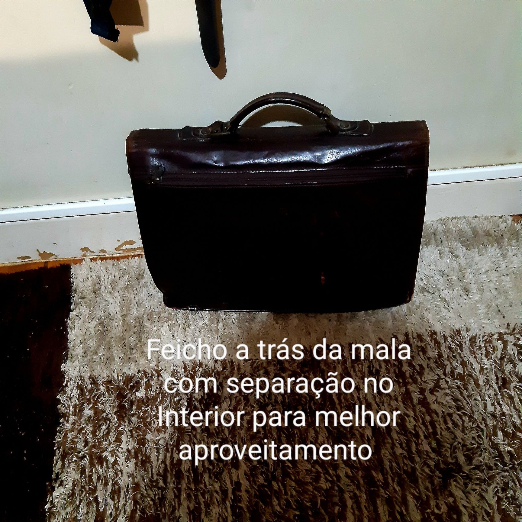 Mala em pele com código