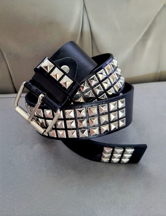 Nowy punkowy pasek z metalowymi ćwiekami y2k Unisex Alternative