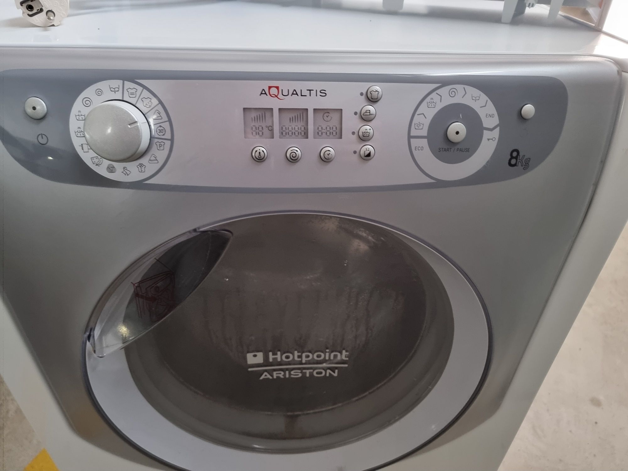 Maquina lavar roupa 8kg ariston como nova A+
