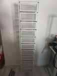 Estante de metal com diversas gavetas IKEA lennart