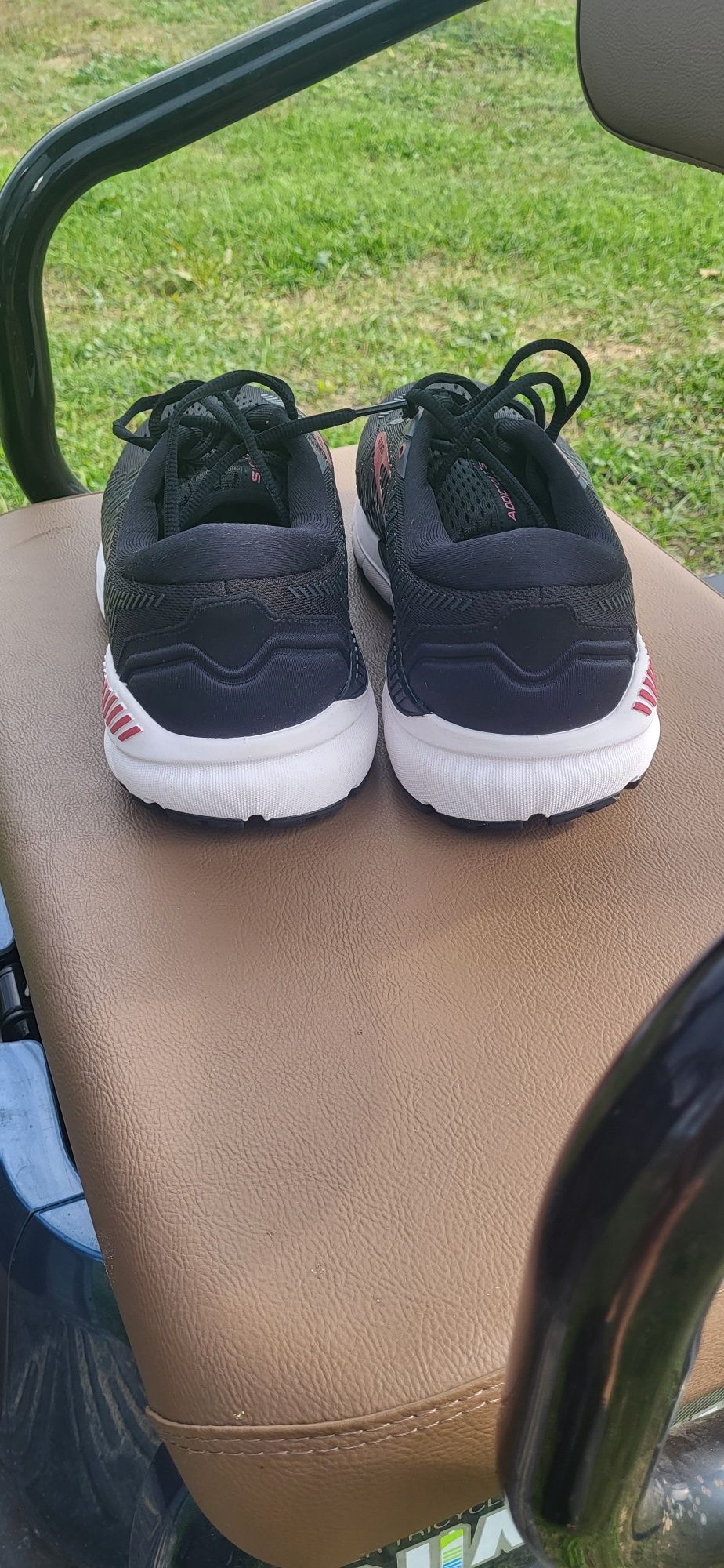 Кросівки чоловічі Brooks