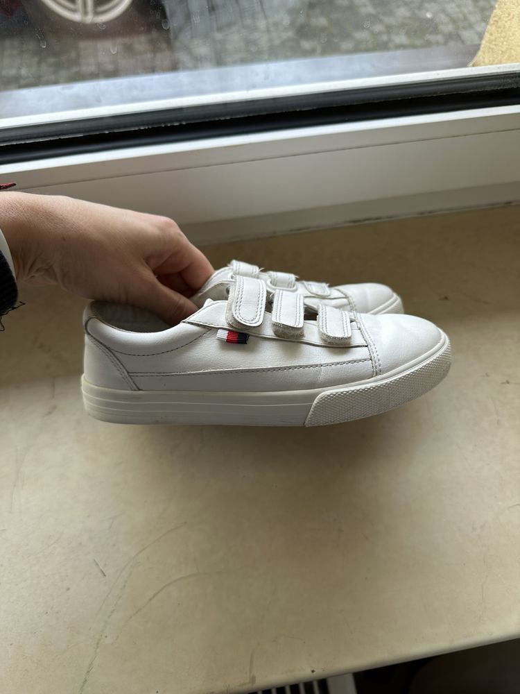 Buty zapinane na rzepy Next
