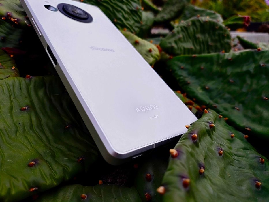 Ексклюзивний смартфон Sharp AQUOS R8 (2sim,STD-810,4570ma,6.4" 240гц)