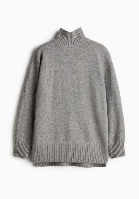 Стильний та вишуканий подовжений светр,(S i М) H&M