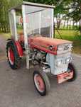 Ciągnik sadowniczy MF 130 Massey Ferguson130  komunalny ogrodniczy