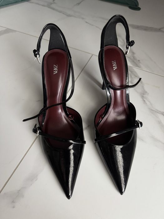 Туфлі Zara чорні лак