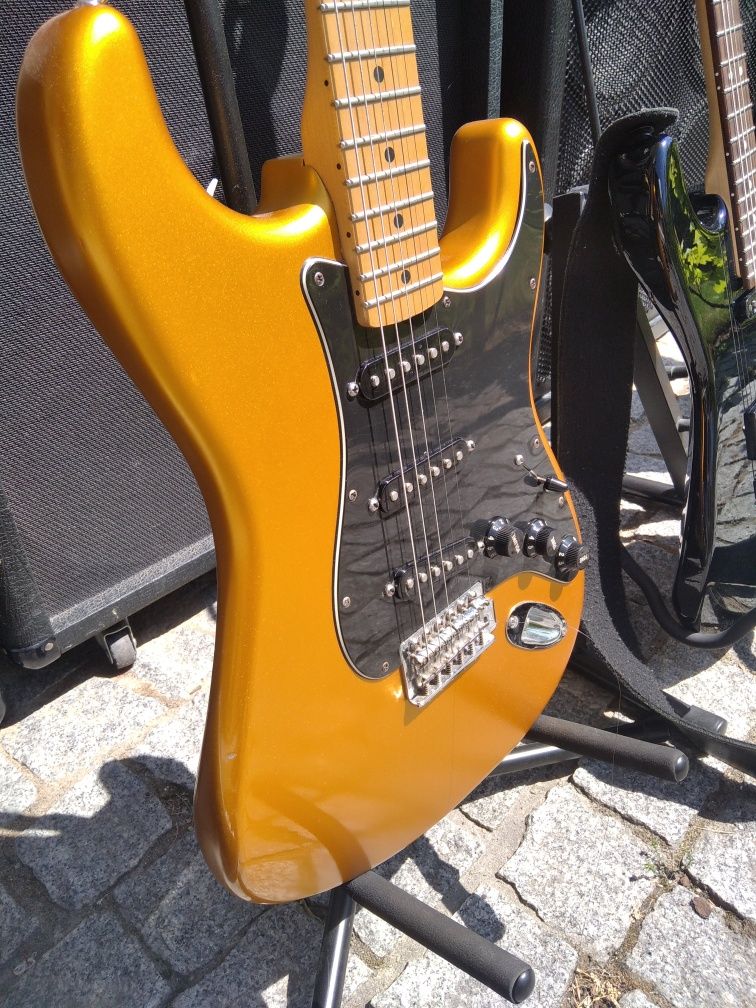 Fender Special Edition Mexican Stratocaster Aztec Gold