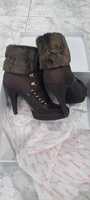 Botas marca GUESS