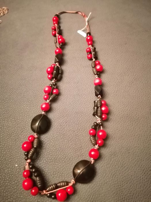 Vários artigos de bijuteria