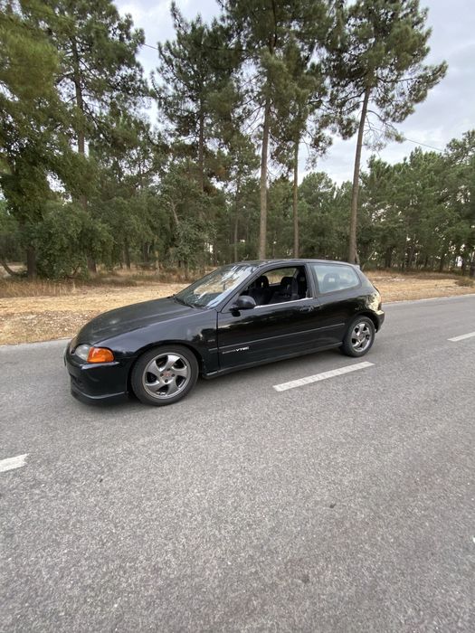 Honda Civic EG com bastante material
