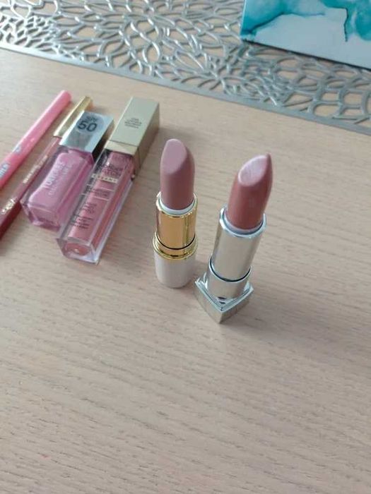 Pomadki konturówki błyszczyk