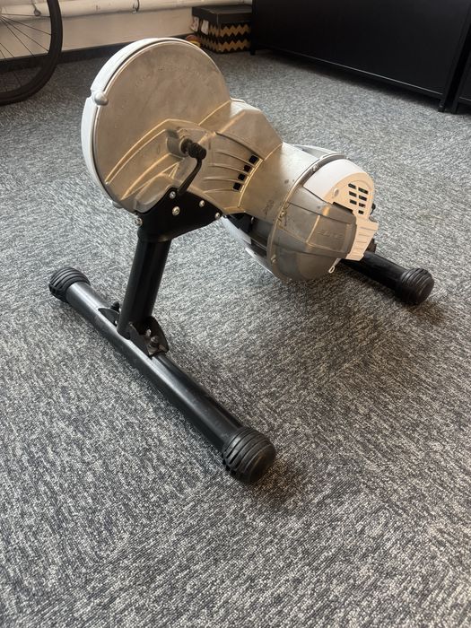 Trenażer Interaktywny ELITE RealTurboMuin B+ ZWIFT ROUVY