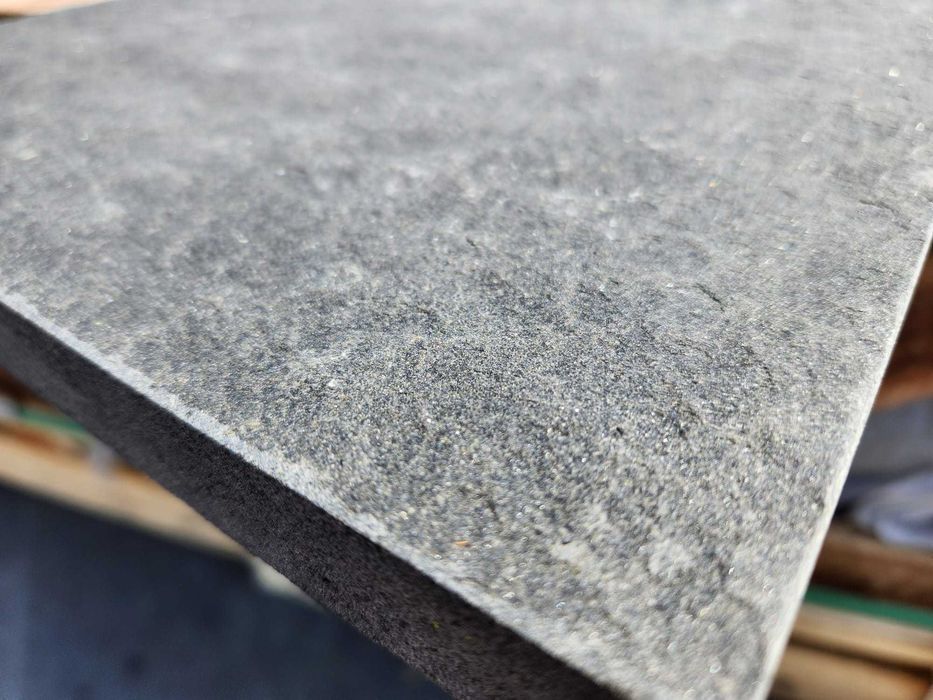 Płytki granitowe bazalt black pearl czarne 60x60x2