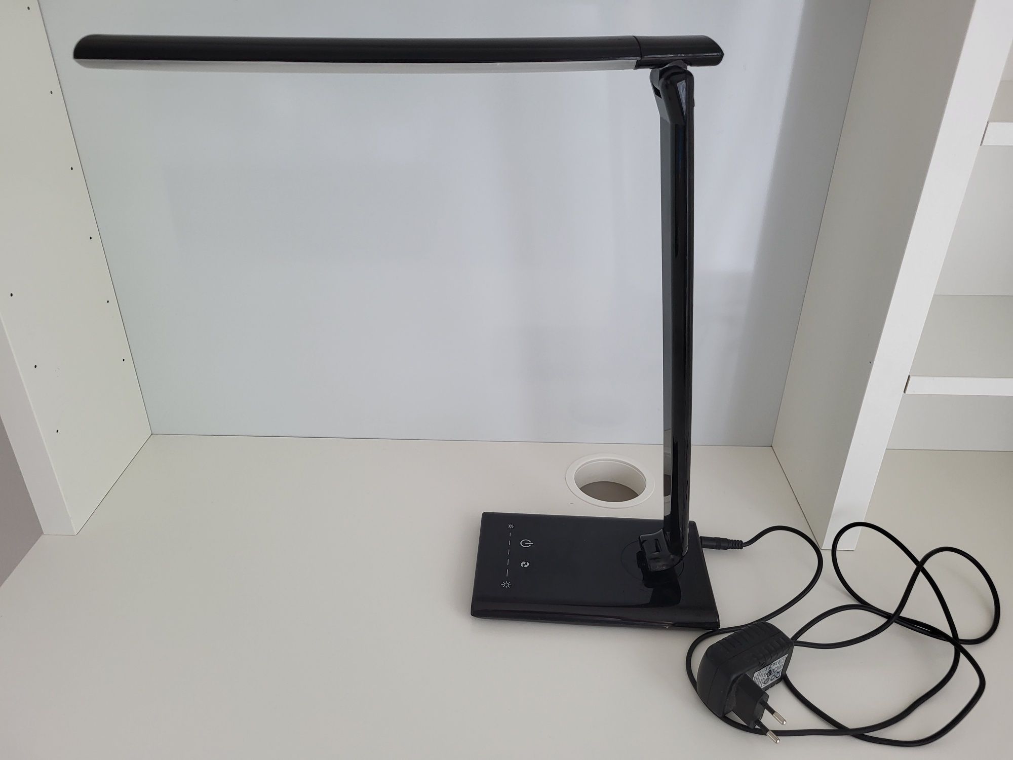 Lampka biurkowa led