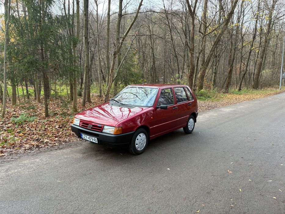 Fiat Uno salon Polska czujniki parkowania długie opłaty niski przebieg