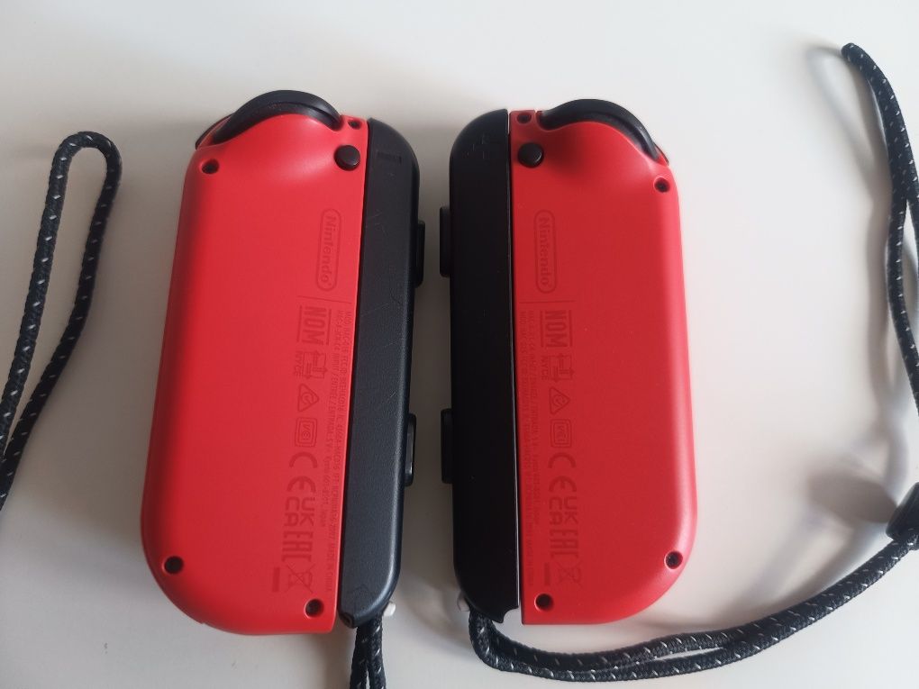 Joycon Red Mario Edition (oled) [Nintendo Switch]