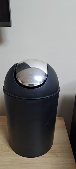 Łazienkowy kosz na śmieci czarny