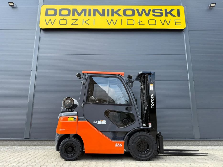 Toyota 02-8FGF25  wózek widłowy 2022R. LPG triplex kabina WYNAJEM SPRZEDAŻ SERWIS