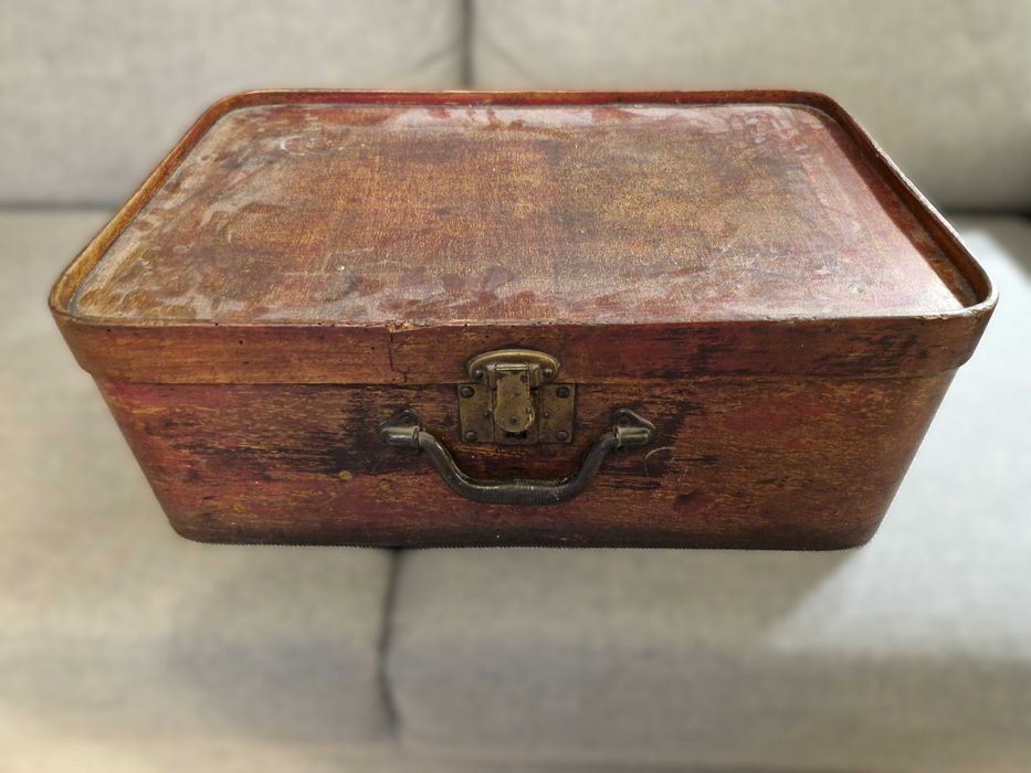 Drewniana walizka vintage