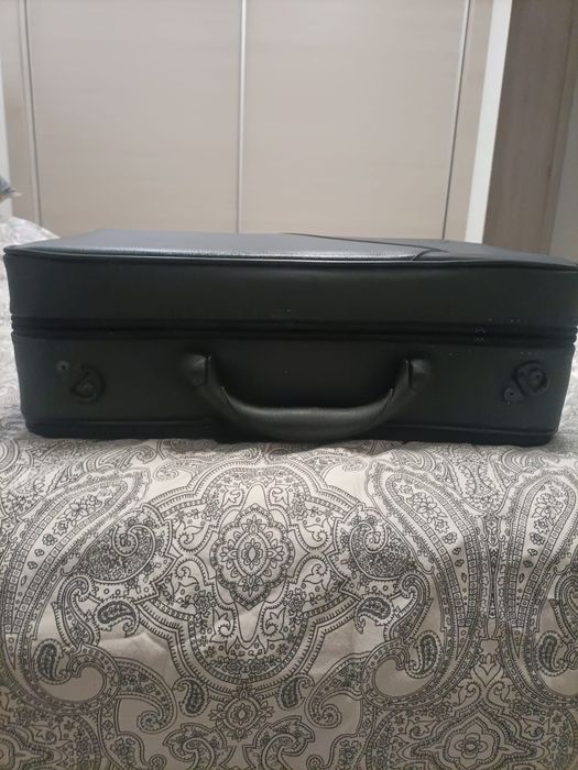 Vende-se estojo para dois clarinetes Selmer