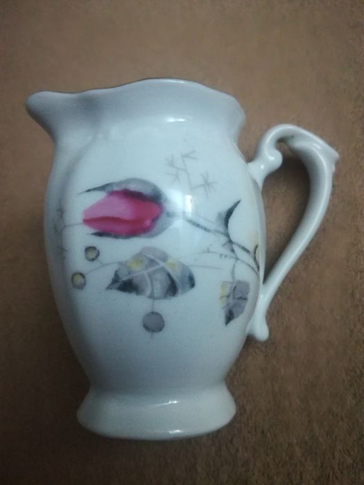 Mlecznik porcelanowy Chodzież porcelana róże