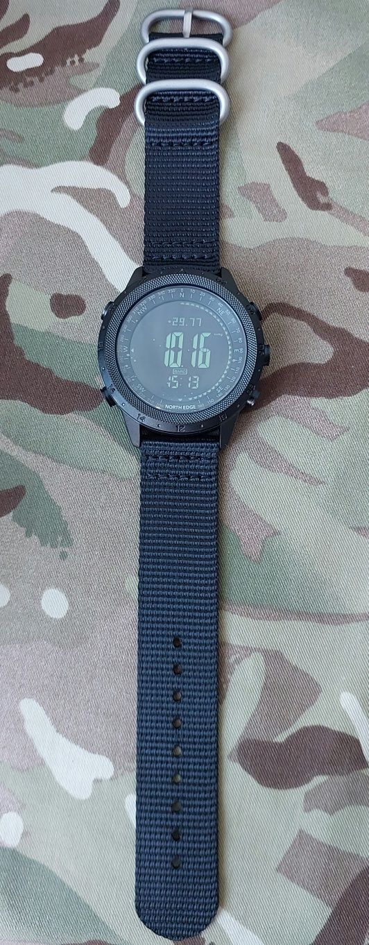 Чоловічий тактичний годинник North Edge Desert 5BAR з компасом