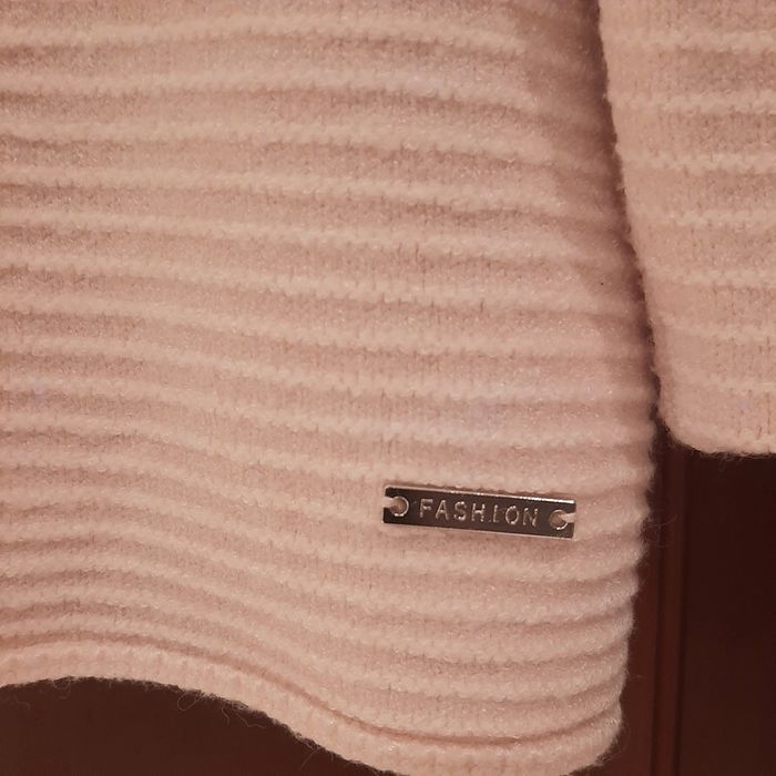 Bluzka sweterkowa z perełkami jasny pudrowy róż rozm 46