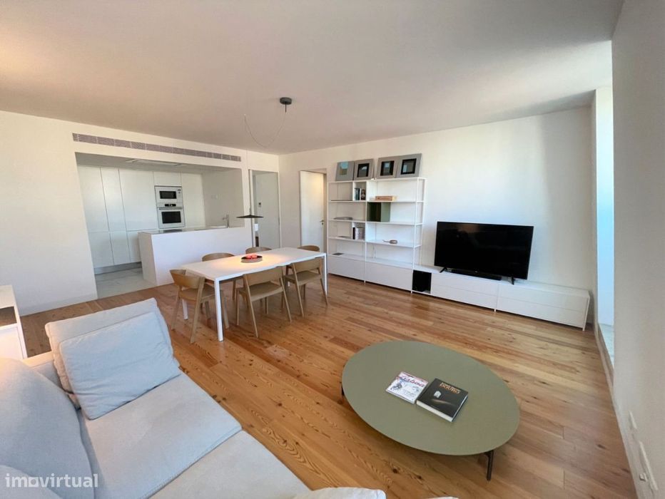 2 Suites Luxo Recente Mobilado Coz equipada AC e Aquec Central