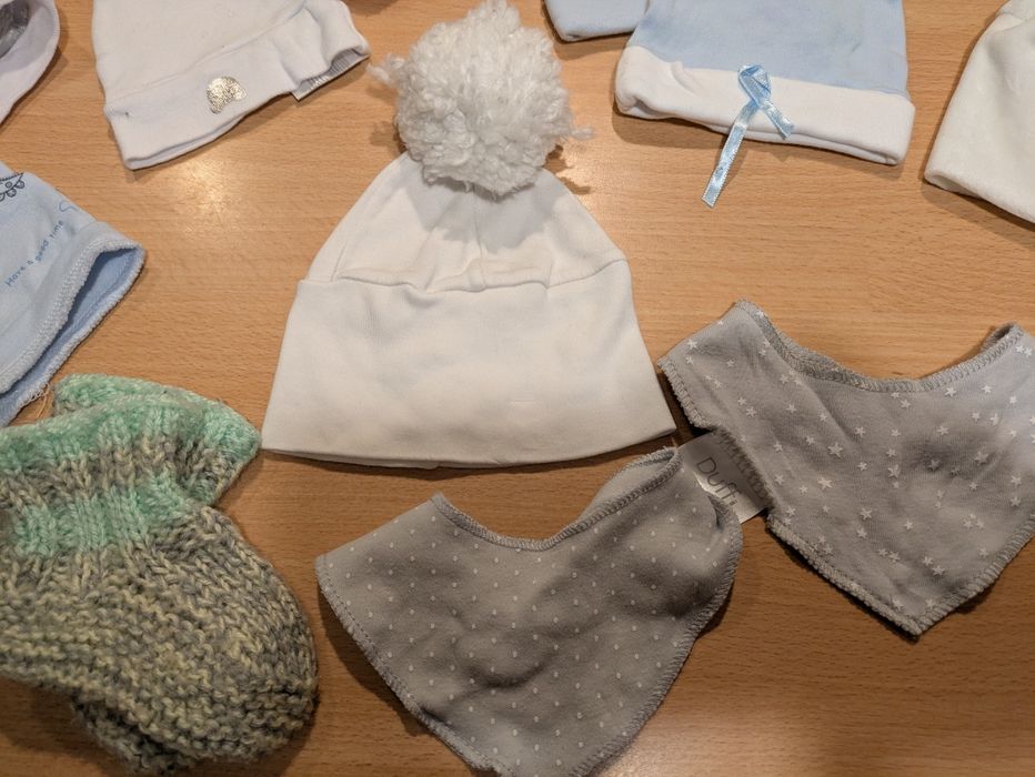 Conjunto de gorros de bebé