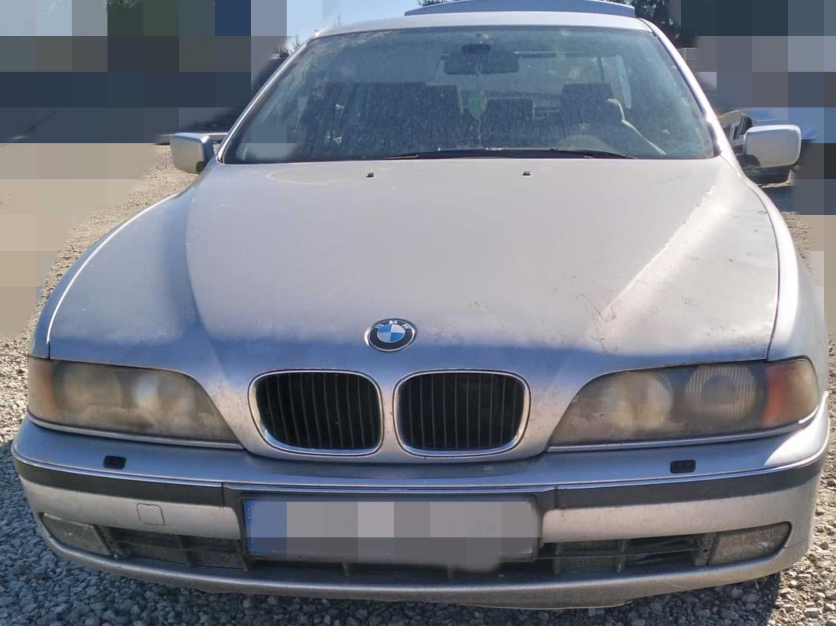 maska błotnik klapa BMW e39 520i
