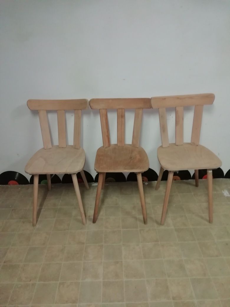 Krzesła drewniane 3szt