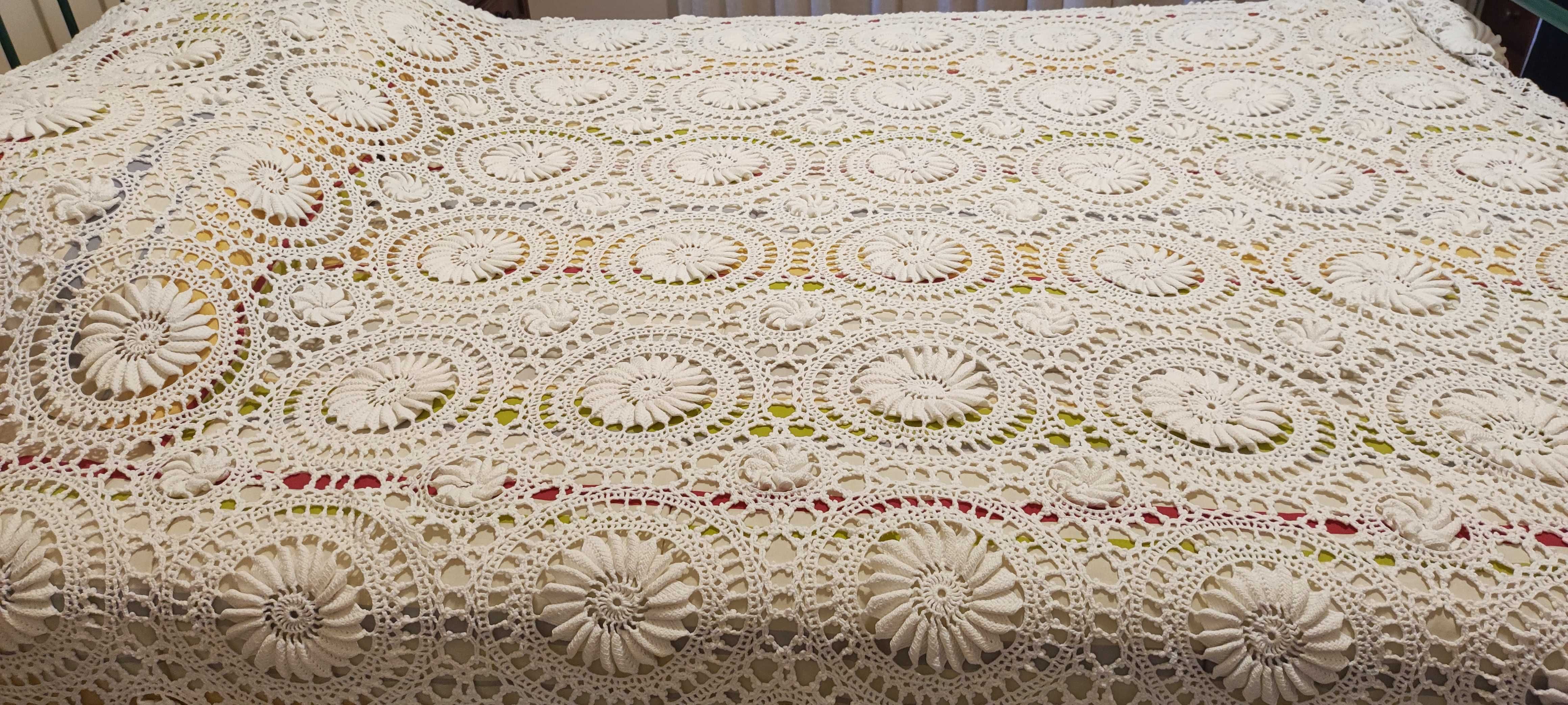 Colcha de crochê em rosetas