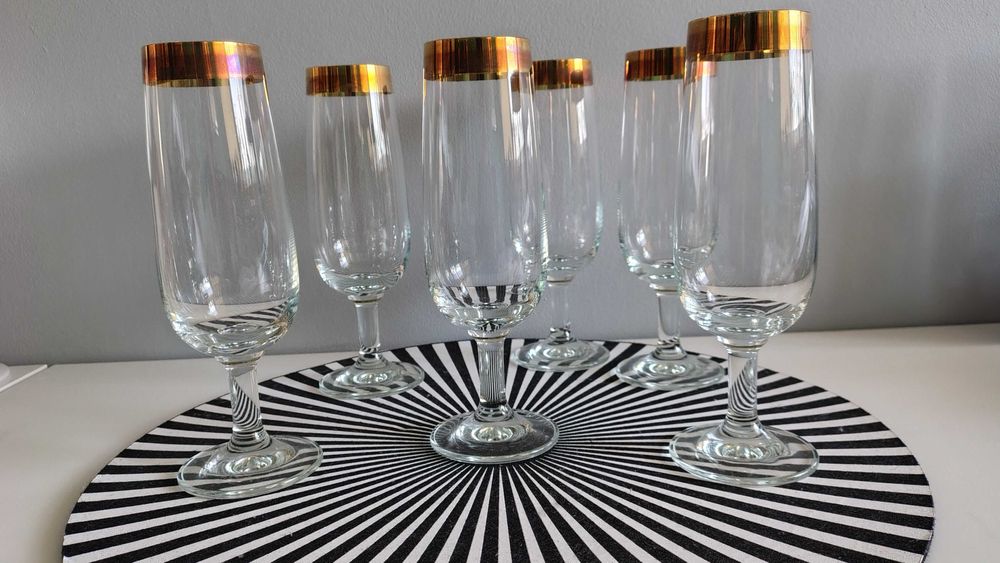 Kieliszki do szampana PRL