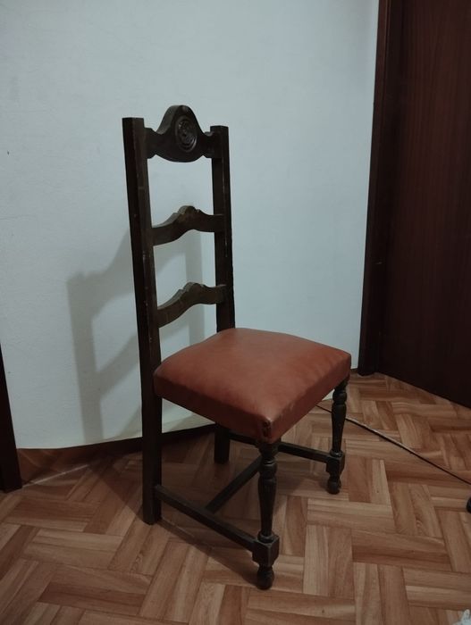 Cadeiras (podem ser vendidas em separado)