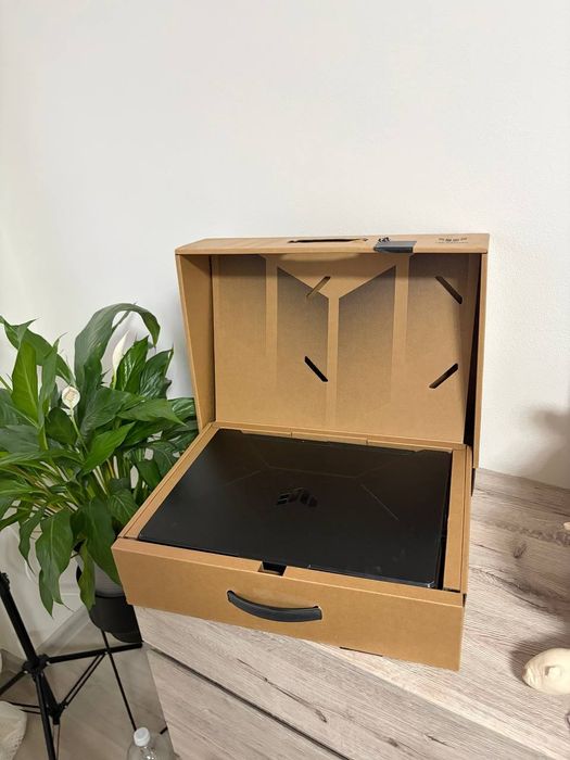 ASUS TUF Gaming A15 (FA506NC)
Стан: хороший, повністю робочий.

Характ