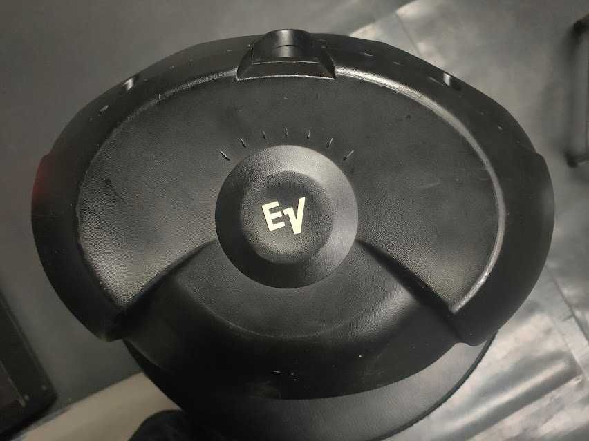 Vendo colunas Electro Voice  (EV) em bom estado