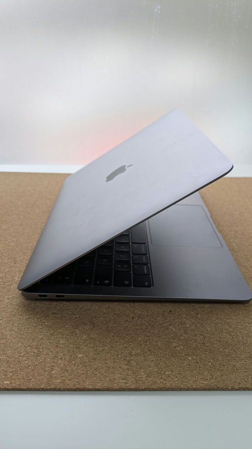 MacBook Air A1932 de 13.3" com 8GB RAM e 120GB SSD