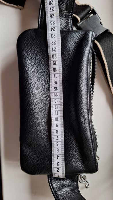 Зручна чорна сумка