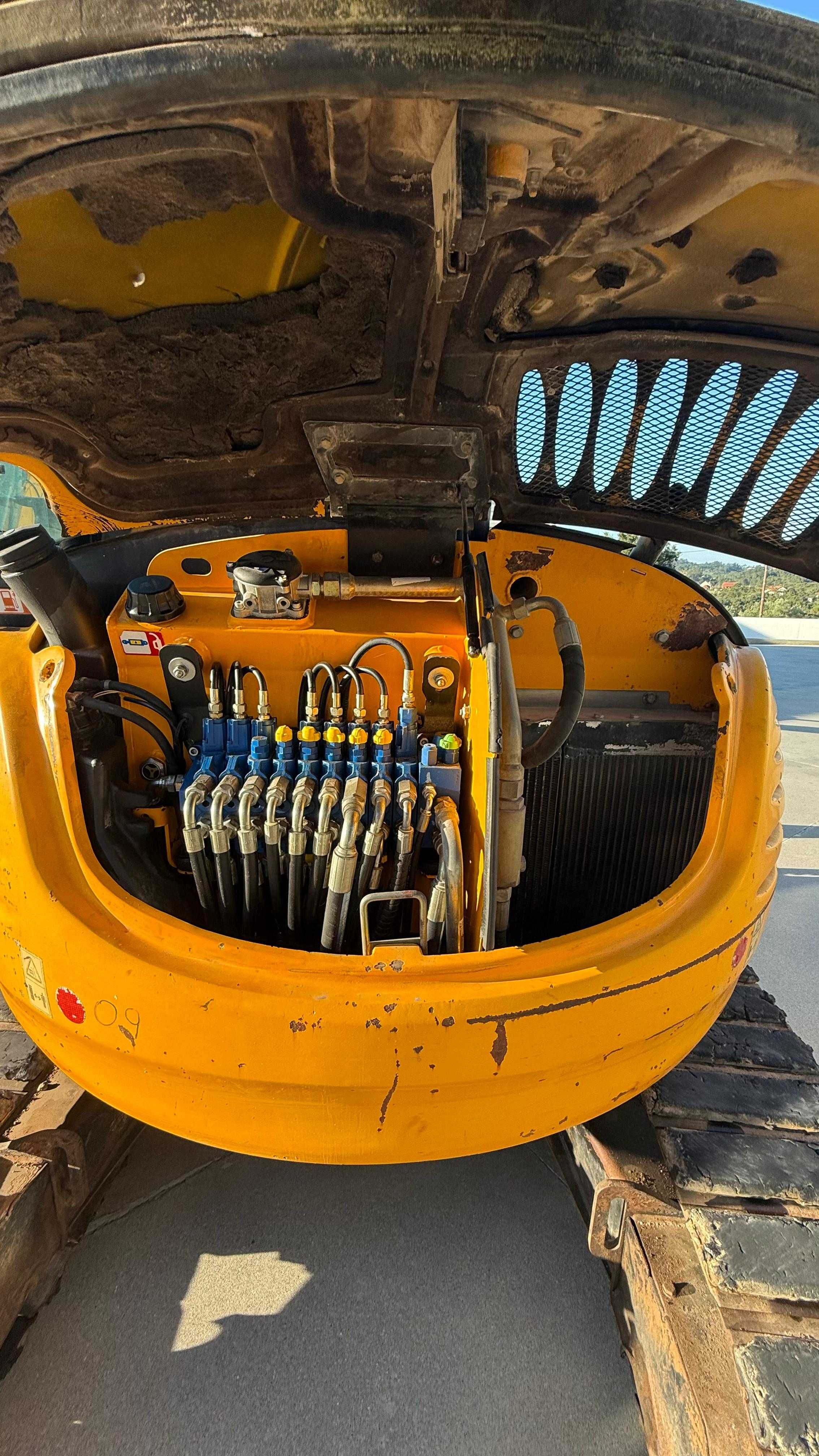 JCB Mini Giratória 6,5 toneladas