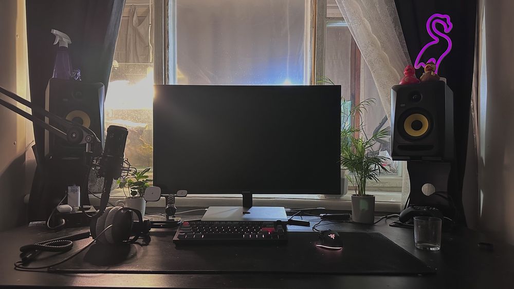 Стійки  настільні під акустику /студійни моніторы /jbl