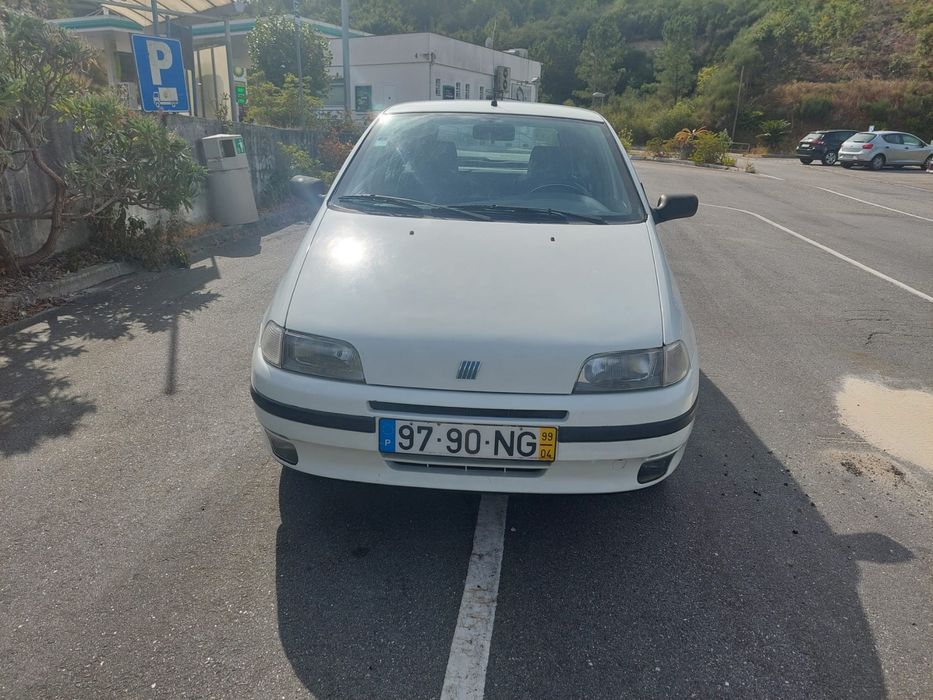 Fiat Punto em bom estado.