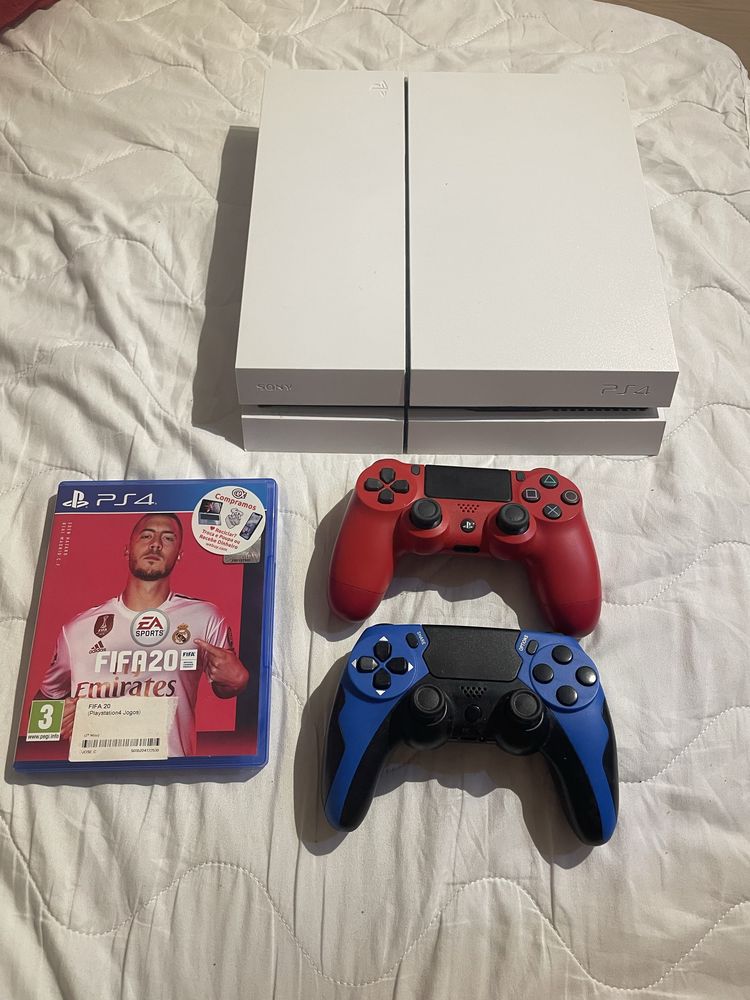 Ps4 como novo e 2 controles
